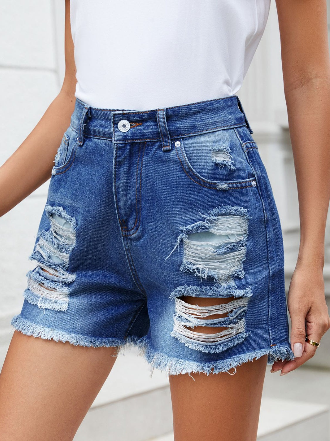 Distressed Raw Hem Denim Shorts - FASHIONNOUVELLE