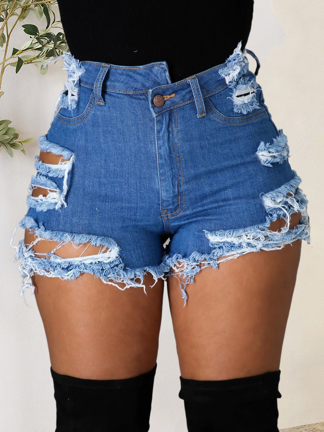 Distressed Raw Hem Denim Shorts with Pockets - FASHIONNOUVELLE